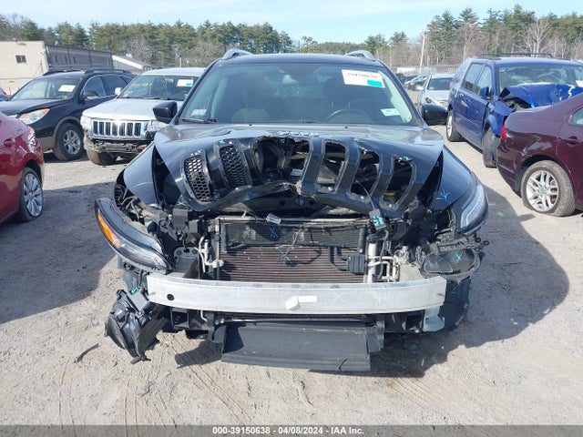 1C4PJMCS1HW576656 Jeep Cherokee Latitude 4x4