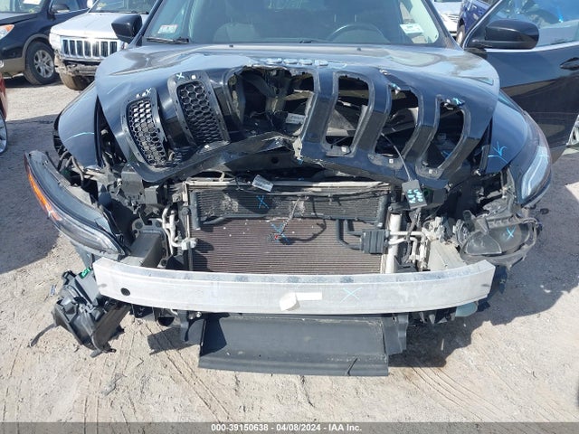 1C4PJMCS1HW576656 Jeep Cherokee Latitude 4x4