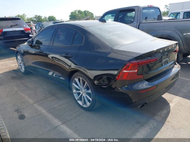 7JR102FK6KG013517 Volvo S60 T5 Momentum