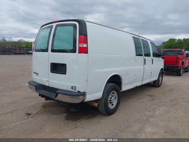 Chevrolet Express 3500 Work Van 2014 1GCZGUCG5E1100583 Image 4