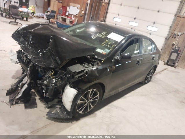 KIA Forte Lxs 2023 3KPF24AD3PE586756 Image 2
