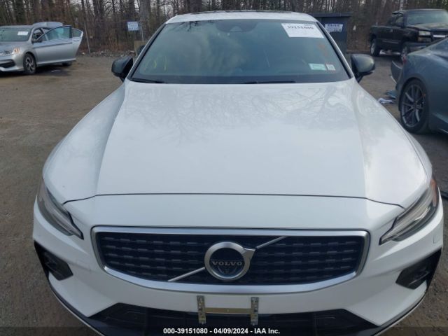 7JRA22TMXKG012015 Volvo S60 T6 R-design
