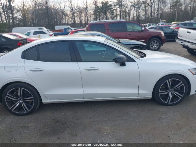 7JRA22TMXKG012015 Volvo S60 T6 R-design