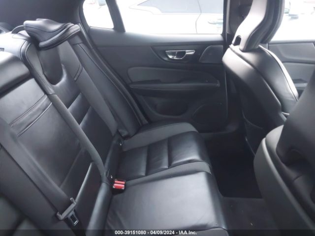 7JRA22TMXKG012015 Volvo S60 T6 R-design