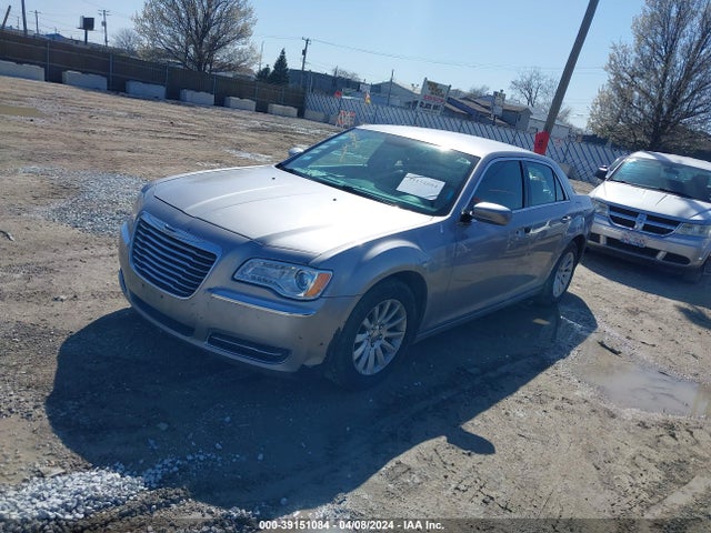 Chrysler 300 2014 2C3CCAAG3EH288691 Image 2