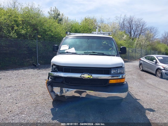 Chevrolet Express 2500 Work Van 2018 1GCWGAFG7J1909302 Image 13