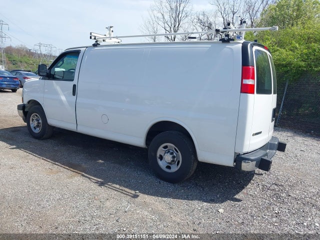 Chevrolet Express 2500 Work Van 2018 1GCWGAFG7J1909302 Image 3