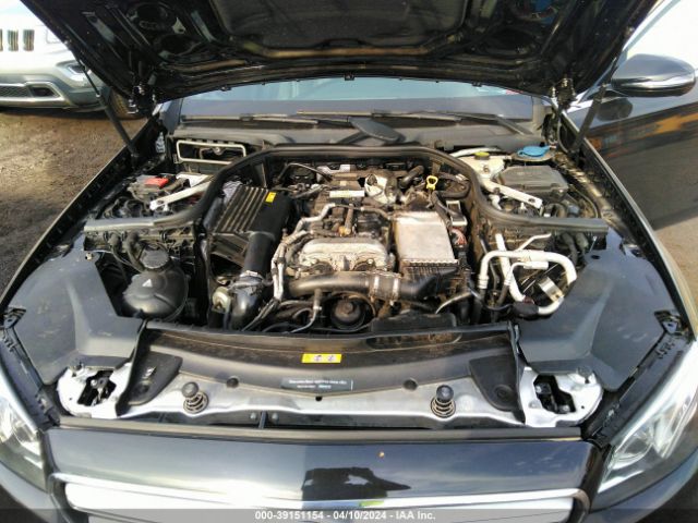 WDDZF4KB8HA010251 Mercedes-Benz E 300 4matic