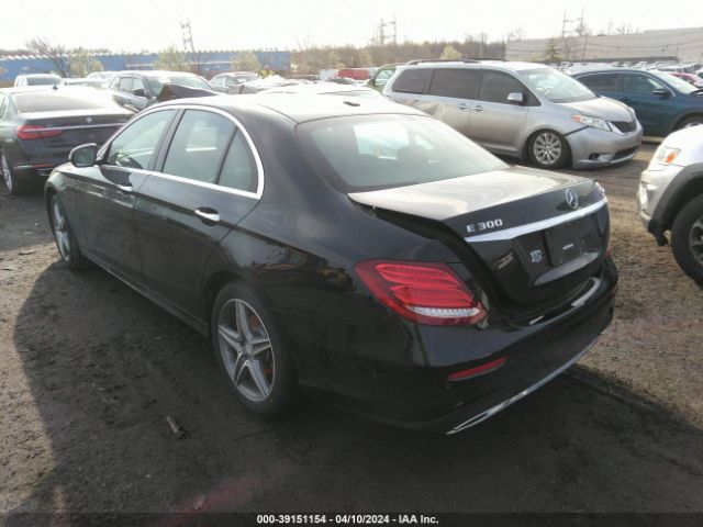 WDDZF4KB8HA010251 Mercedes-Benz E 300 4matic