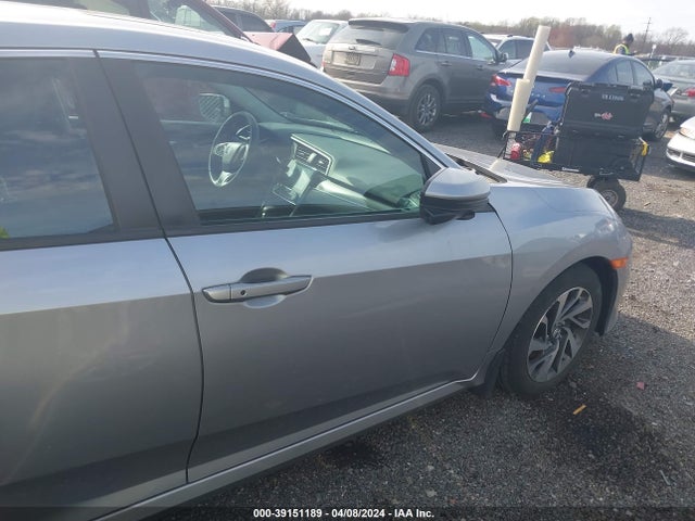 Honda CIVIC EX 2018 2HGFC2F70JH596761 Image 14