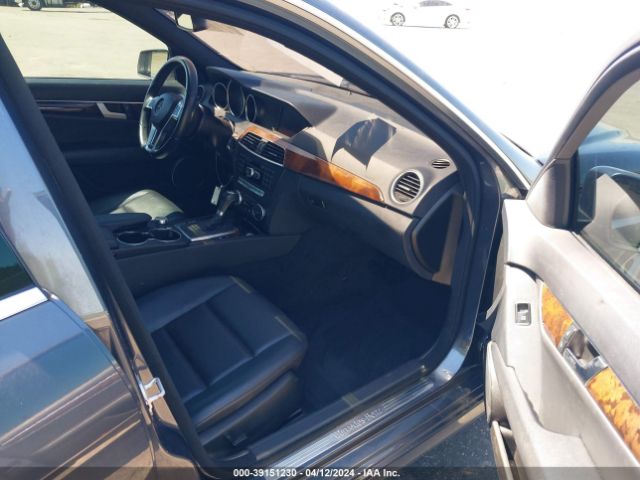 WDDGF4HB1EA964365 Mercedes-Benz C 250 Luxury/sport