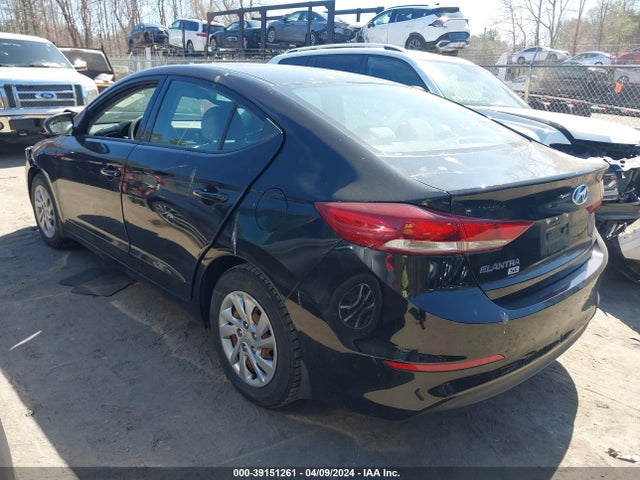 Hyundai ELANTRA SE 2018 KMHD74LF2JU580541 Image 3