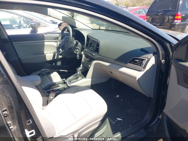 Hyundai ELANTRA SE 2018 KMHD74LF2JU580541 Image 5