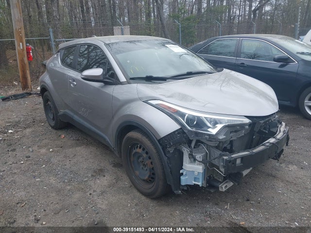 Toyota C-HR LE 2019 NMTKHMBX1KR077722 главное изображение