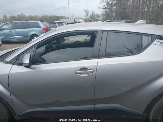Toyota C-HR LE 2019 NMTKHMBX1KR077722 Image 14