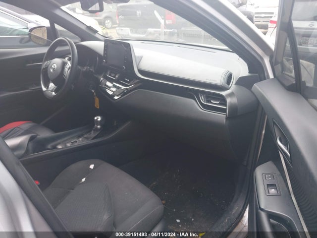 Toyota C-HR LE 2019 NMTKHMBX1KR077722 Image 5