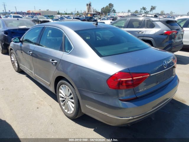 1VWBT7A32GC015526 Volkswagen Passat 1.8t Se
