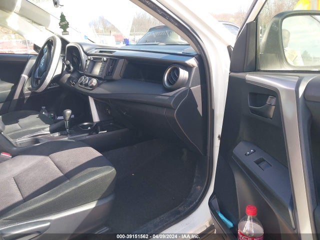 Toyota RAV4 LE 2016 JTMBFREV4GJ075420 Image 5