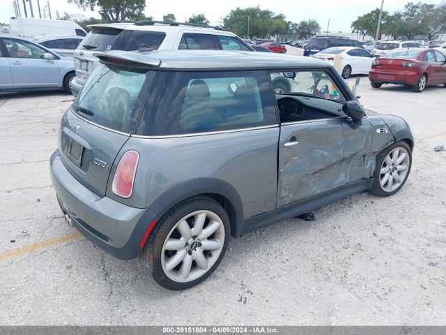 2004 MINI COOPER S WMWRE33424TD74879 Photo 3