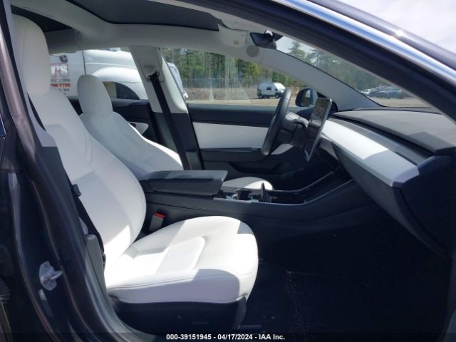 5YJ3E1EBXJF097161 Tesla Model 3 Long Range/performance