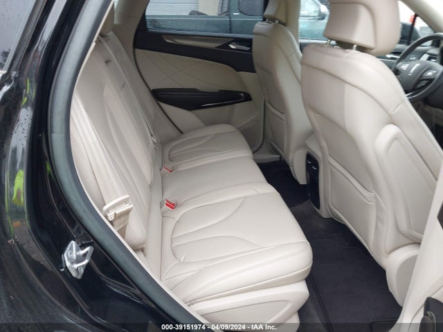 5LMCJ1C93HUL19691 Lincoln Mkc Premiere
