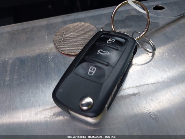 1VWDT7A31HC084346 Volkswagen Passat 1.8t R-line