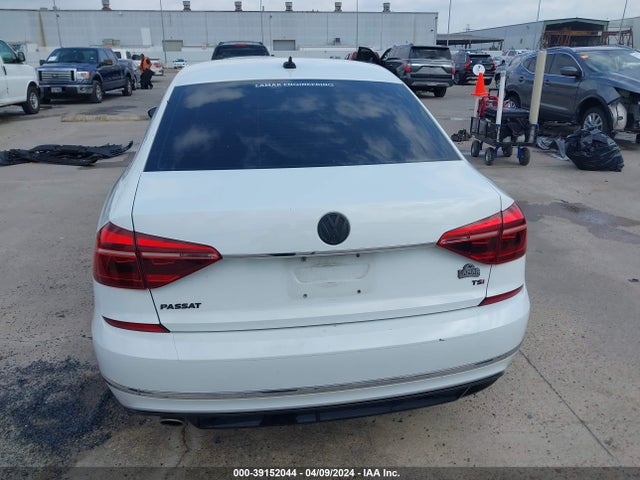 1VWDT7A31HC084346 Volkswagen Passat 1.8t R-line
