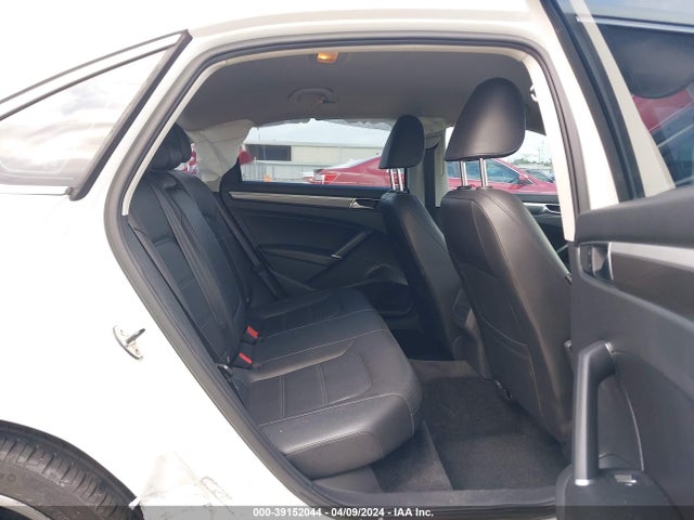 1VWDT7A31HC084346 Volkswagen Passat 1.8t R-line