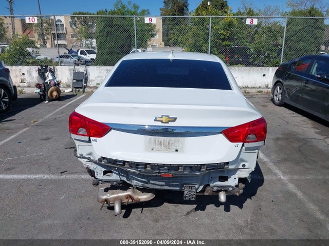 Chevrolet IMPALA 1LT 2018 2G1105S30J9132409 Image 16