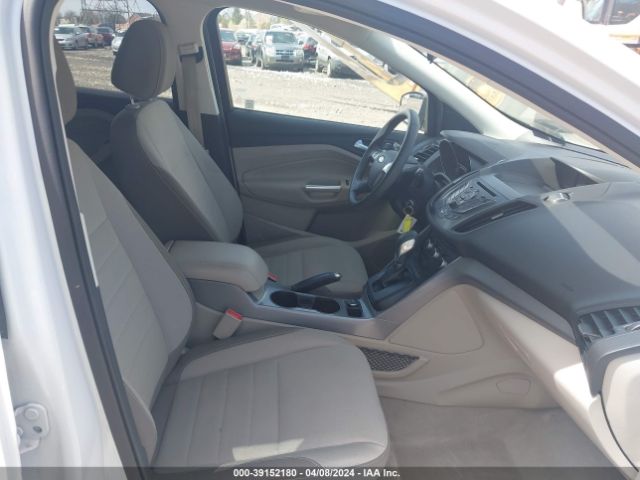 1FMCU9GX7GUB28436 Ford ESCAPE SE