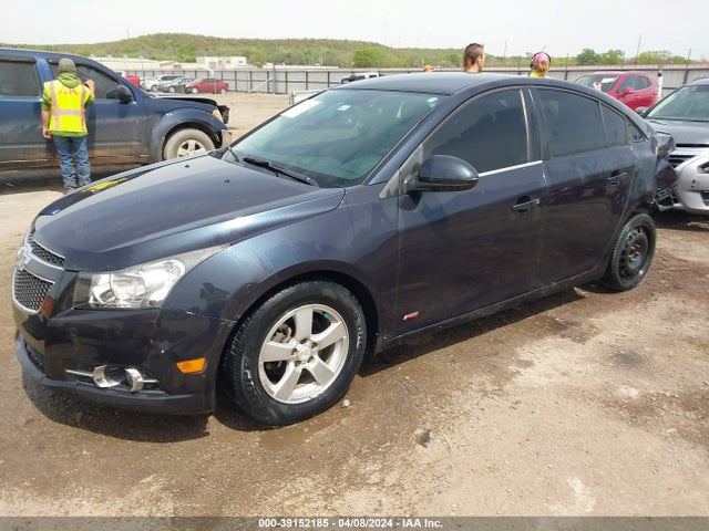 Chevrolet Cruze 1lt Auto 2014 1G1PC5SB3E7296589 Image 2