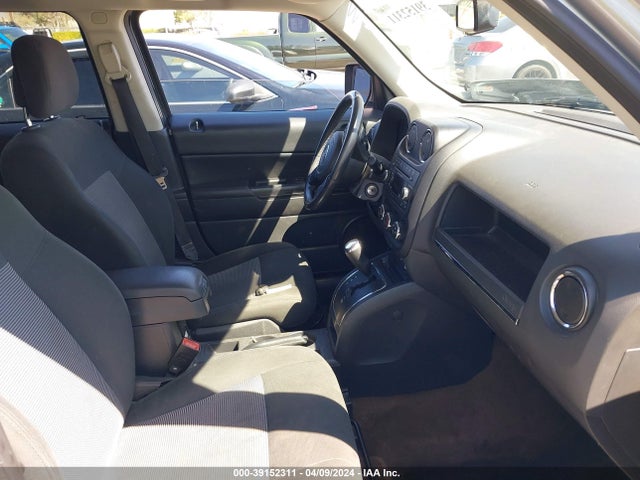Jeep Patriot Latitude 2016 1C4NJPFB0GD693756 Image 5