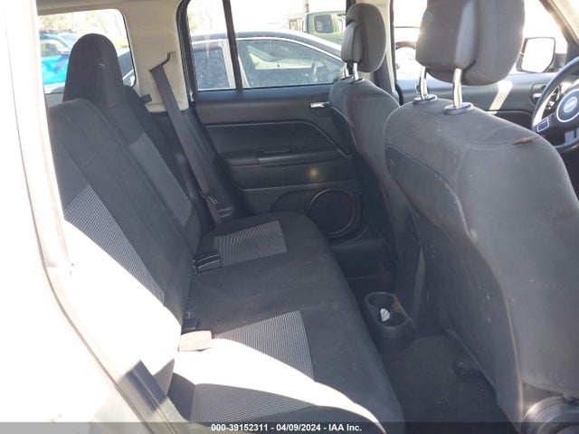 Jeep Patriot Latitude 2016 1C4NJPFB0GD693756 Image 8