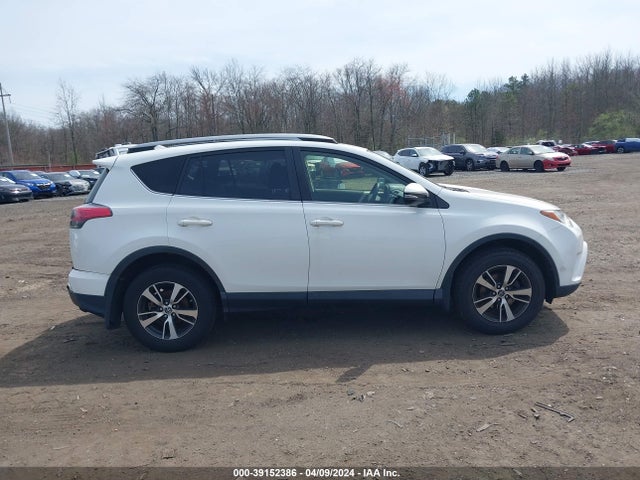 Toyota Rav4 Xle 2018 JTMRFREV8JJ720754 Image 13
