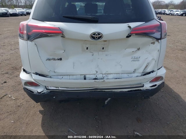 Toyota Rav4 Xle 2018 JTMRFREV8JJ720754 Image 6