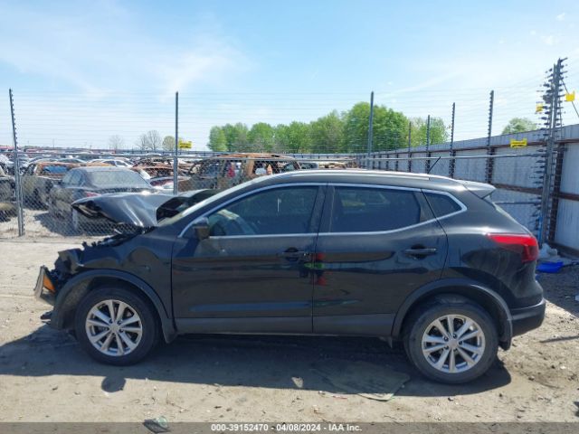 JN1BJ1CP8JW109389 Nissan Rogue Sport Sv