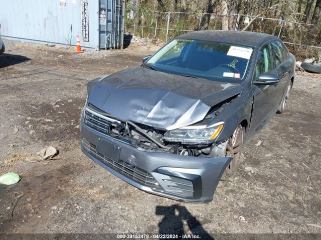 1VWAA7A36JC038459 Volkswagen Passat 2.0t R-line/2.0t S