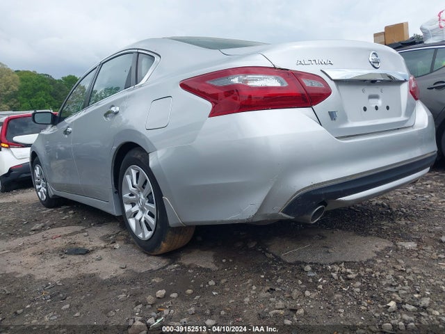 Nissan Altima 2.5 S 2018 1N4AL3AP3JC298073 Image 17