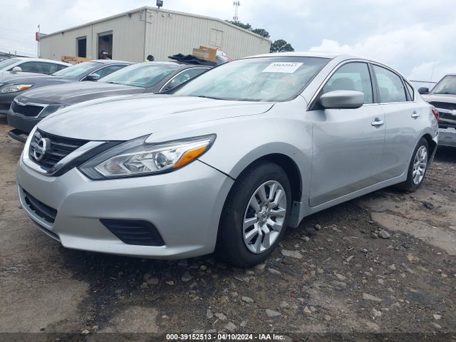 Nissan Altima 2.5 S 2018 1N4AL3AP3JC298073 Image 2
