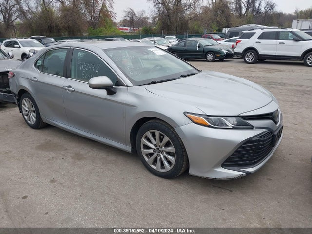 Toyota CAMRY LE 2019 4T1B11HKXKU256171 main image