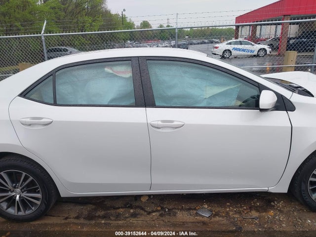 Toyota COROLLA LE 2018 5YFBURHE0JP756856 Image 13