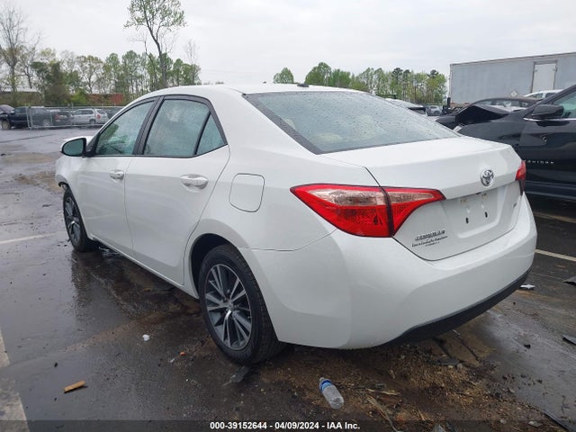 Toyota COROLLA LE 2018 5YFBURHE0JP756856 Image 3