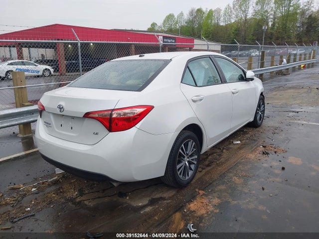 Toyota COROLLA LE 2018 5YFBURHE0JP756856 Image 4