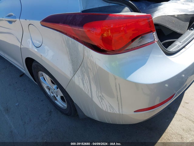 Hyundai ELANTRA SE 2015 5NPDH4AE8FH646202 Image 16