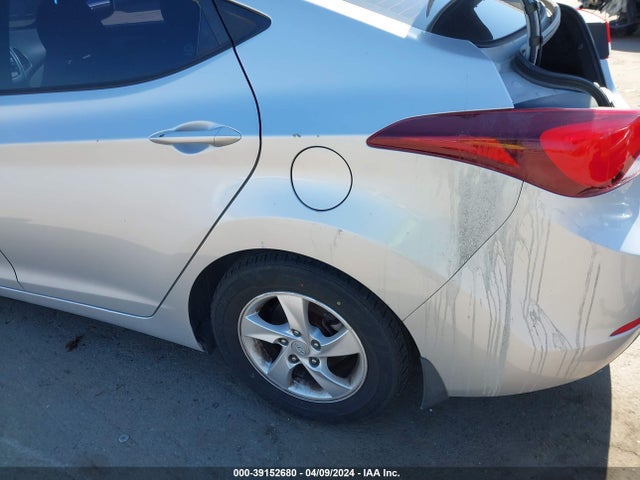 Hyundai ELANTRA SE 2015 5NPDH4AE8FH646202 Image 17