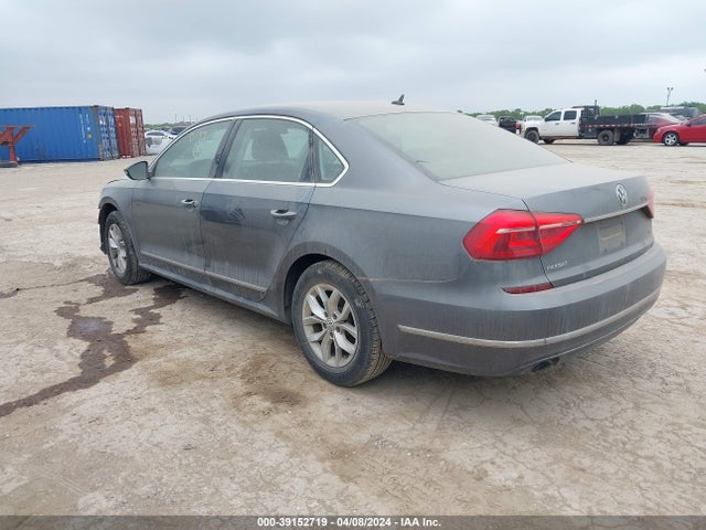 1VWAS7A34GC018832 Volkswagen Passat 1.8t S