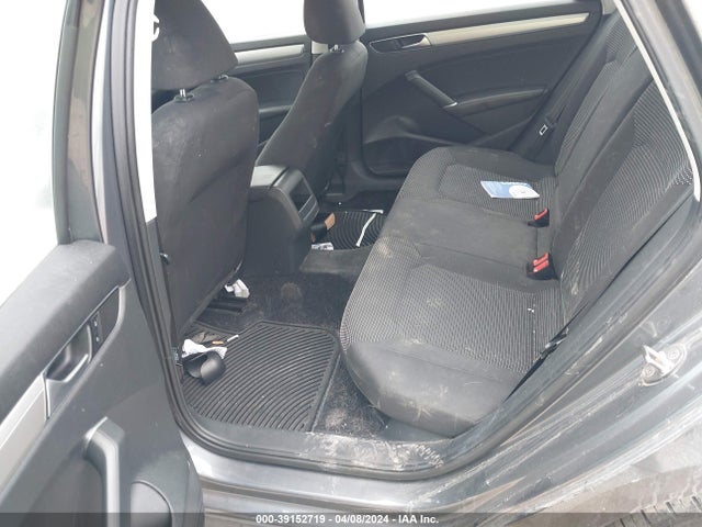 1VWAS7A34GC018832 Volkswagen Passat 1.8t S