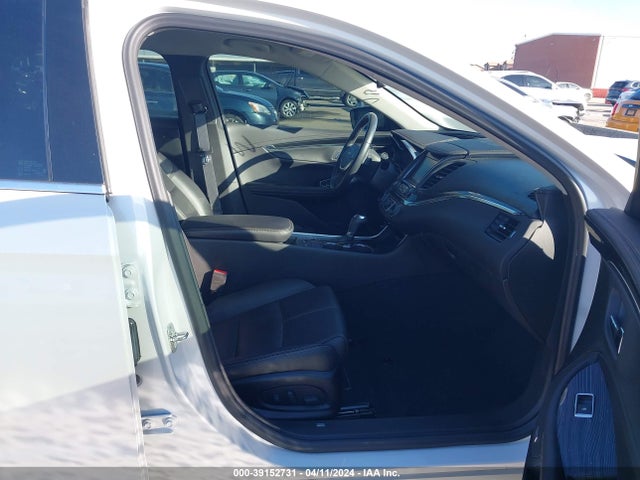 Chevrolet IMPALA 1LT 2018 1G1105S30JU110851 Image 5