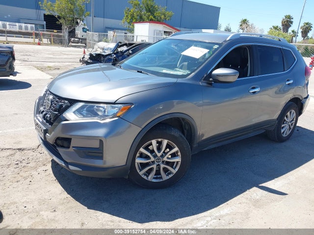Nissan ROGUE SV 2018 JN8AT2MV9JW300409 Image 2