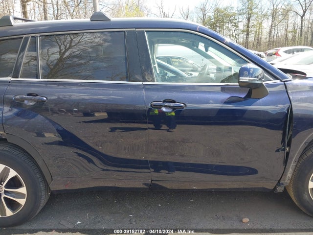Toyota Highlander Xle 2022 5TDHZRBH3NS163004 Image 13